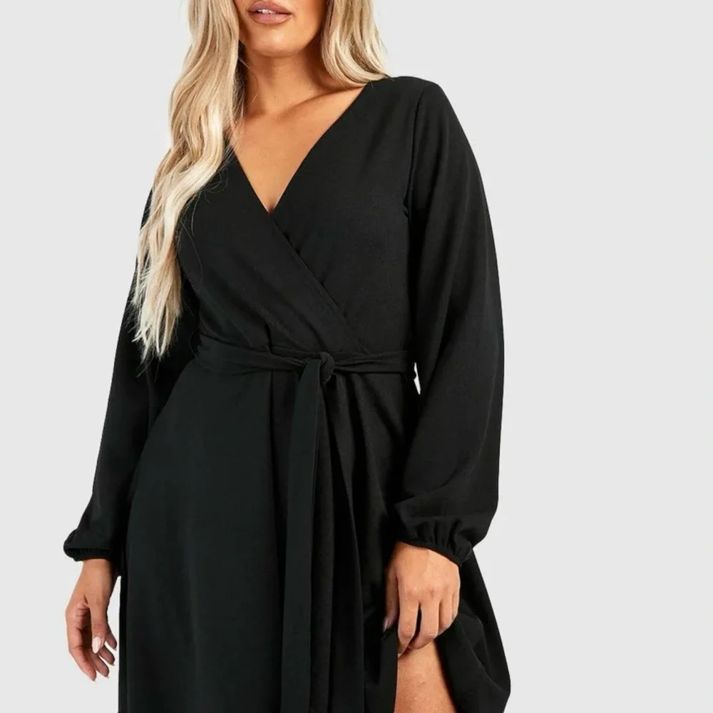 Boohoo Plus Wrap Black Skater Dress - Size 20 - Picture 2 of 8